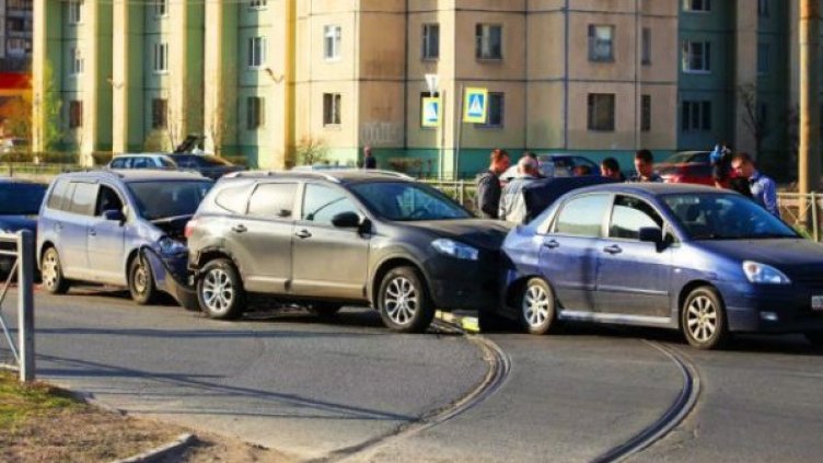 Пердашиш по магистралата, а в града? 7-те основни шофьорски грешки