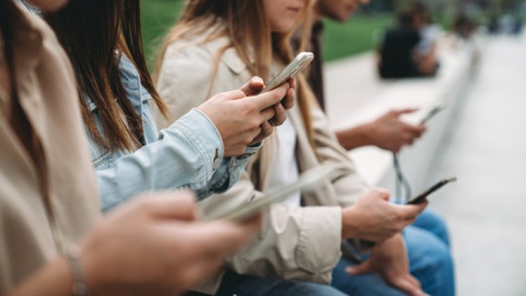 Децата са в паника! Сринаха се едни от най-популярните приложения за забавление