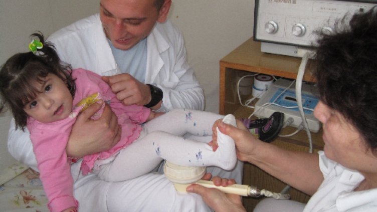 Приютиха нови 7 изоставени деца в приемни семейства