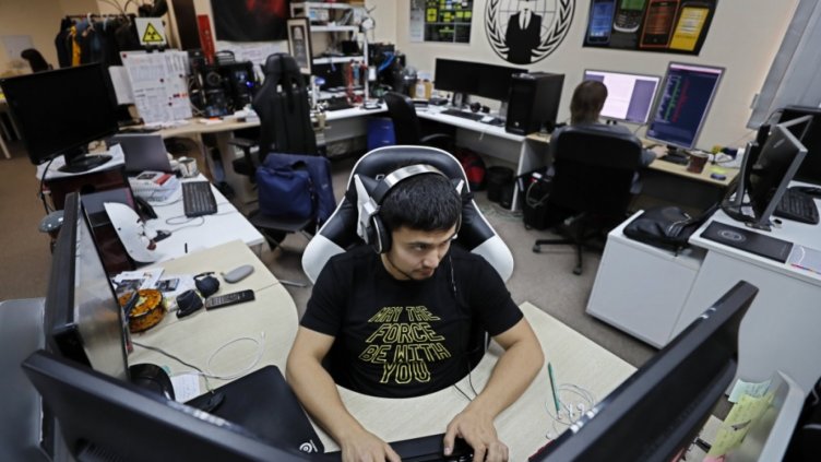 Работници в неплатен отпуск могат да бъдат наемани на втори трудов договор