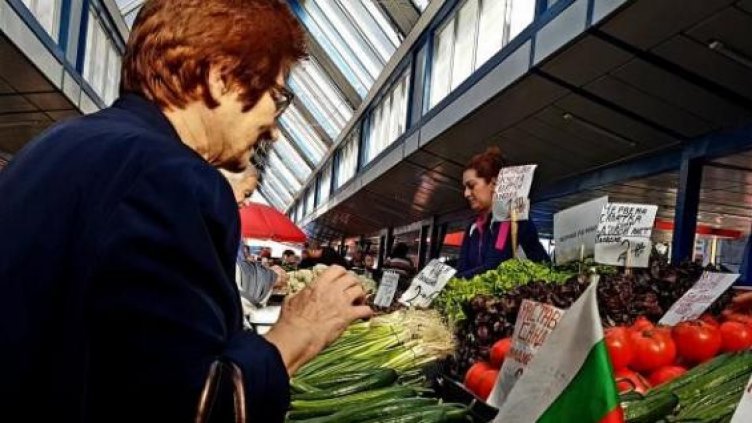 Цените на храните не едро продължават да падат