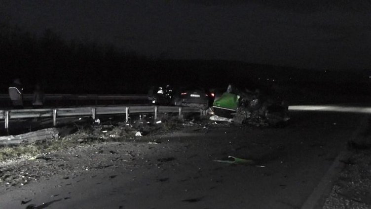 Кошмарен удар на четири коли до Слънчево. Мъж с откъснато стъпало на крака