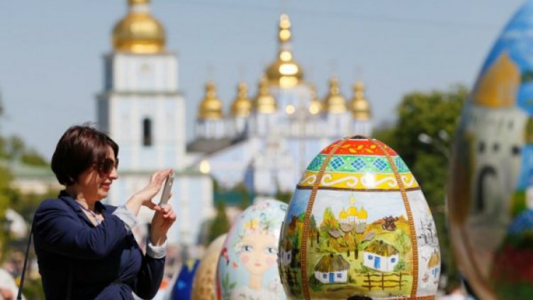 Киев се украси с писани яйца