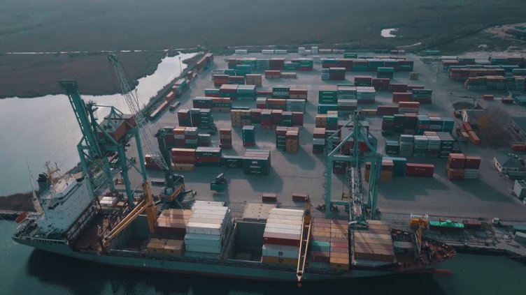 Работниците и служителите от Пристанище Варна-Запад излизат на протест