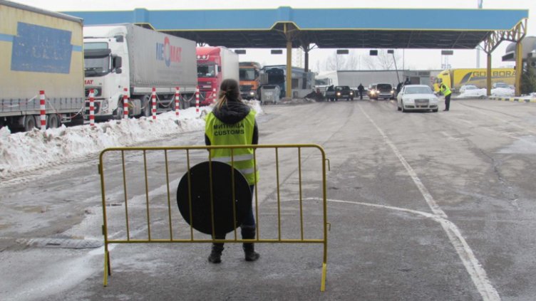 Законова промяна за винетките създаде хаос на Дунав мост