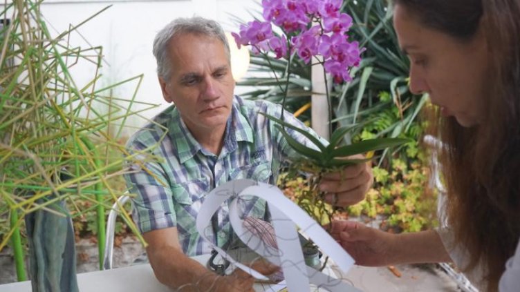 Крум Сотиров, лектор в орхидеените общества на САЩ и Канада