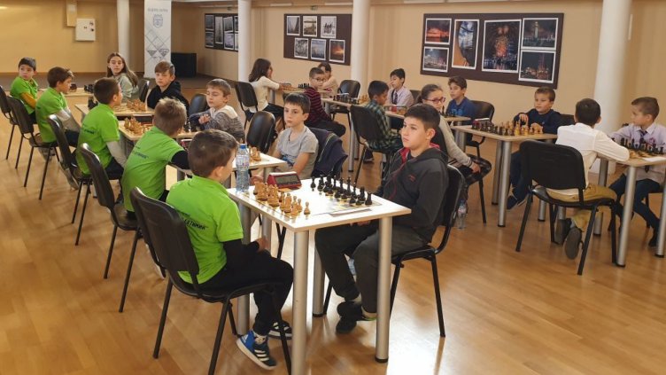 ОУ „Г. С. Раковски“ пак най-добри в шаха във Варна