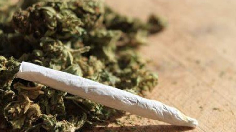 Задържаха непълнолетен с марихуана във Варна