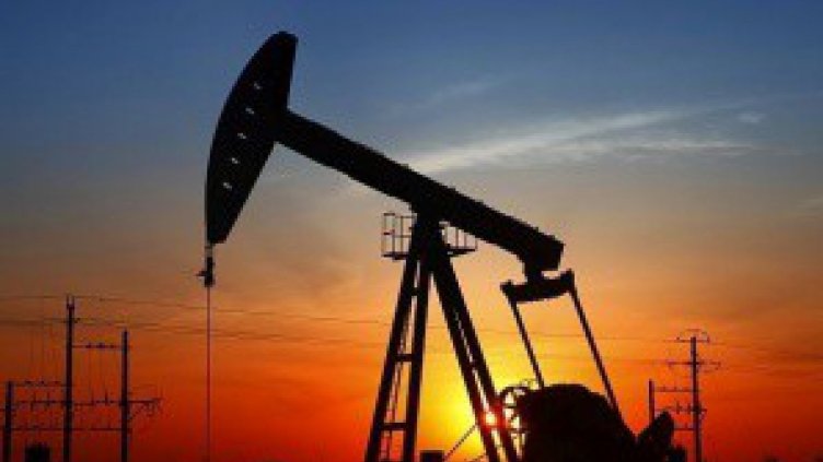 Русия намали производството на петрол със 100 000 барела дневно