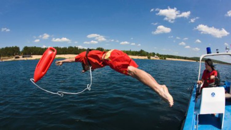 Започна наемането на водни спасители