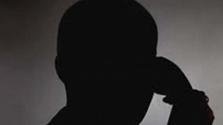 Полицаи върнаха на баба 5000 лв. и 900 долара, дала ги на телефонен измамник