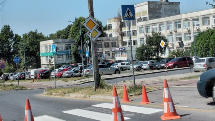 Във Варна не пестят от пътни знаци