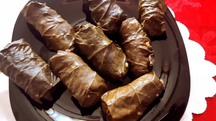 Рецепта на деня: Лозови сарми с шафран и копър