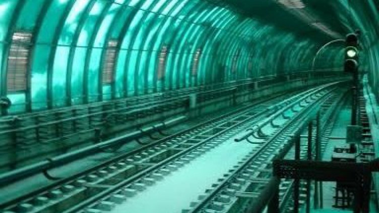  Пиян падна на релсите в софийското метро