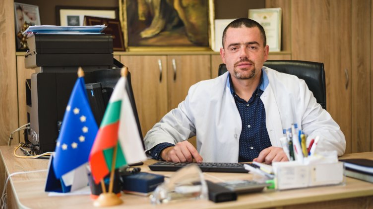 Проф. д-р Емил Ковачев, дмн, управител на СБАГАЛ - Варна: Тревожното е, че ражданията чрез цезарово сечение се увеличават