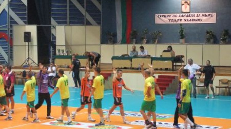 Куп награди за варненци в Бургас