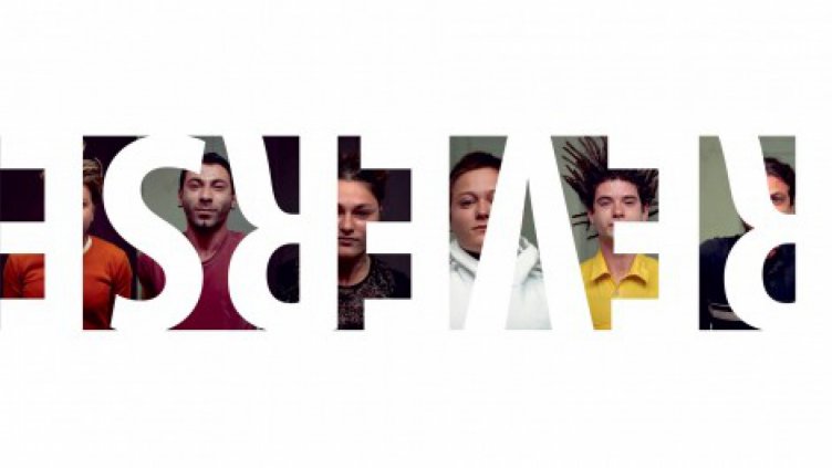 Изложба с главата надолу редят във Варна