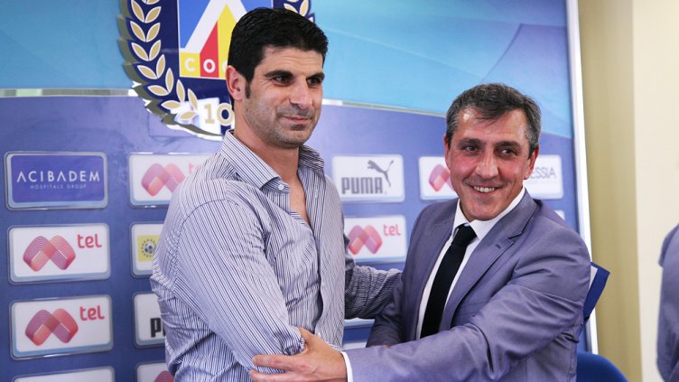 Уволниха Пепе, Гонзо пое &quot;Левски&quot;