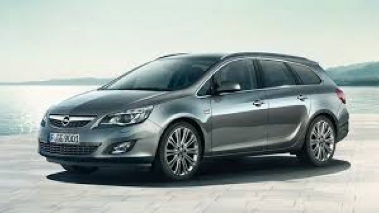 Първи снимки на новата Astra Sports Tourer