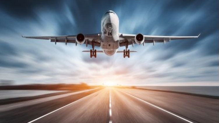 Приземиха принудително самолет у нас заради бой