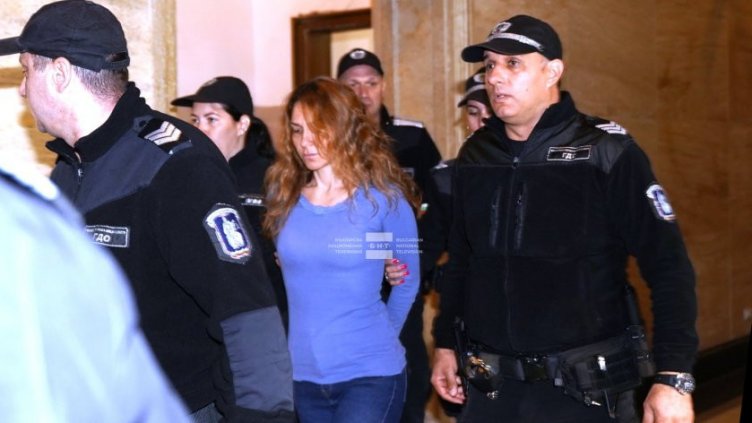 Шефката на "Митниците" излиза на свобода срещу 10 бона гаранция