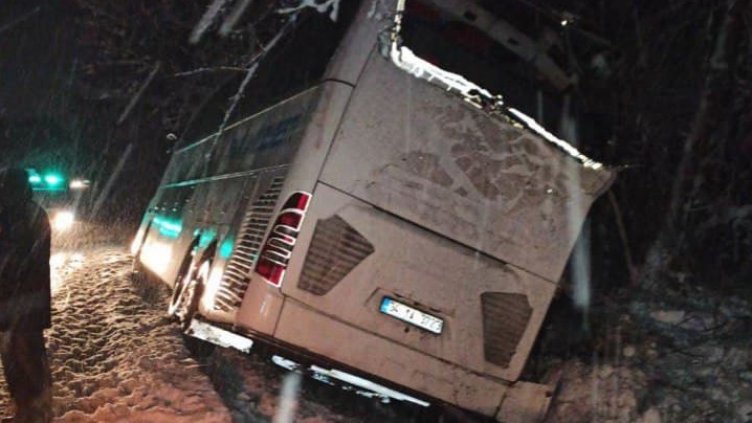 ЕЦТП алармира: Снегът заваля, пътищата не се чистят!