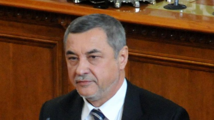 Няма факт на напускане на групата от страна на Енчев!