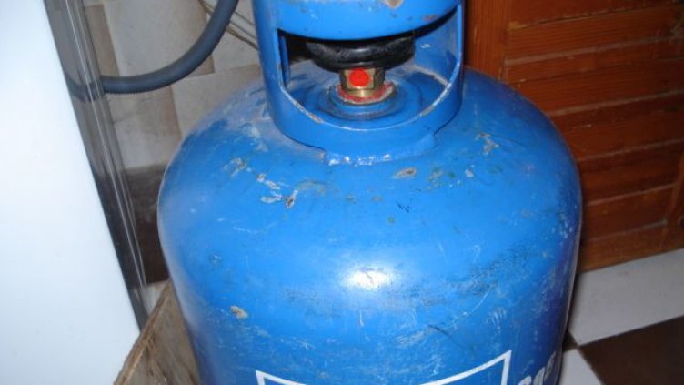 Петима ранени при взрив на газова бутилка