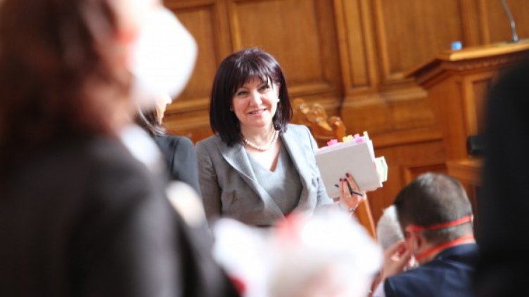 Депутатите ще работят извънредно на 2 април