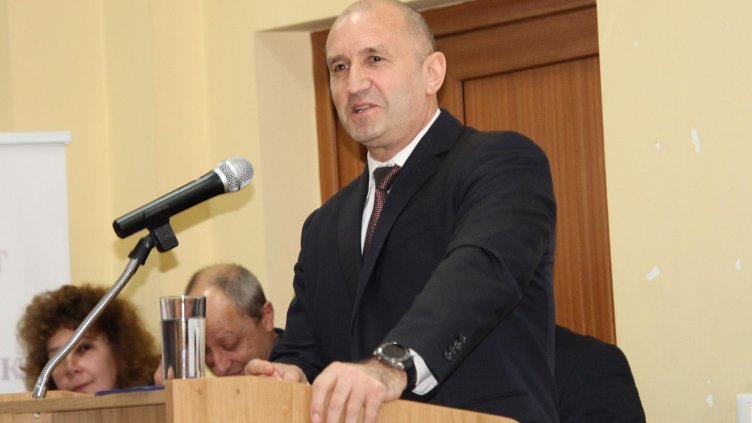 Радев иска да се промени начина на гласуване и отчитане