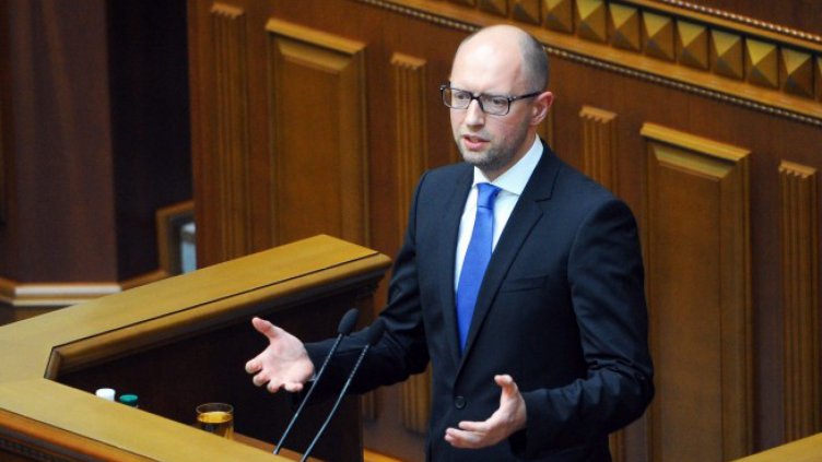 Украинският премиер подаде оставка по телевизията