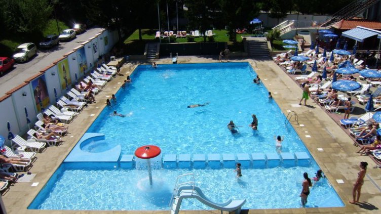 Разкриха още 11 басейна