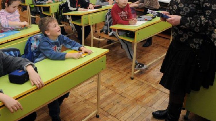 За 24 май: Учителите ни намалели със 70% за 15 г.