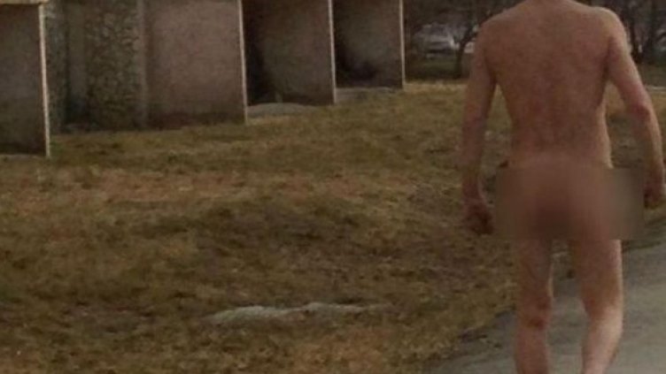 Гол сащиса село: Потича, пийна вода от локва, пък се наведе и попаса трева