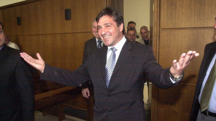 Задигнаха поръчковата лимузина на Маджо?