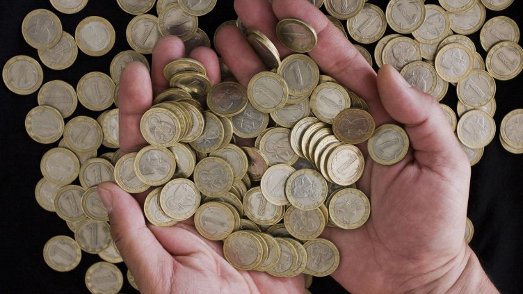 16-годишен младеж открадна 180 лева на монети