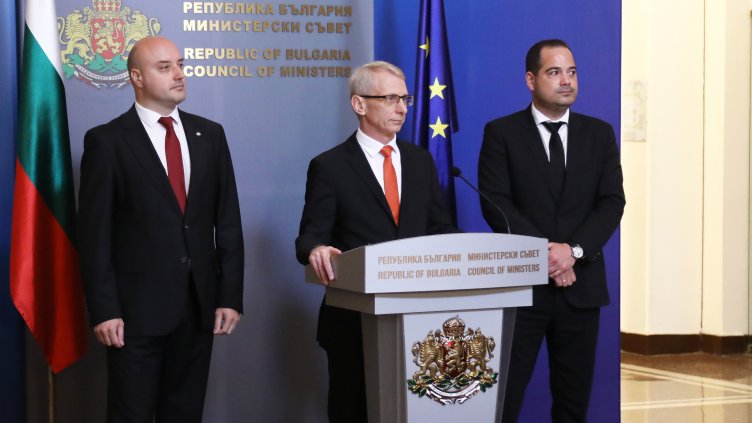 Кабинетът скочи на "Възраждане", Костадинов поиска национален ефир