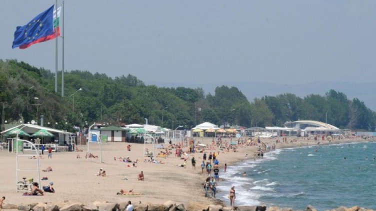 296 178  чуждeнци почивали по Южното Черноморие през юни
