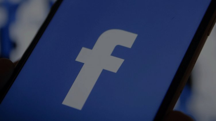 Фейсбук осуети две операции за манипулиране на общественото мнение