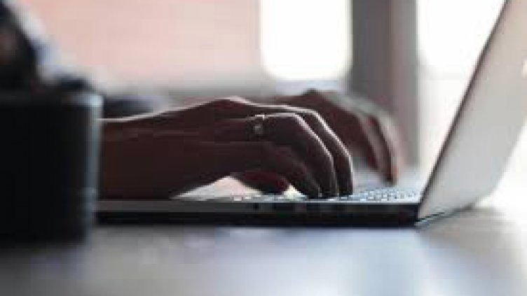 Интернет гигантите ще плащат на творците за онлайн съдържание  