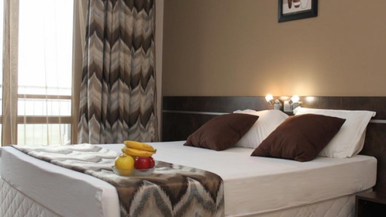 Повече места за настаняване, туристи и приходи от нощувки във Варна през април