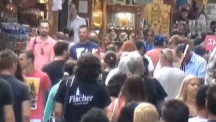 Няма място вече в Гърция! Крит и голяма част от островите в Егейско море са запълнени на 100%