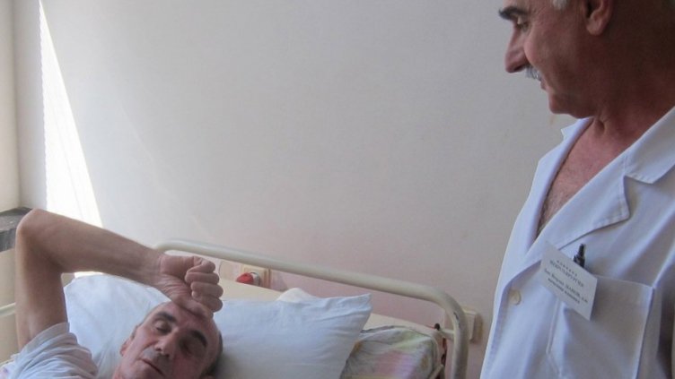 Медици в Плевен спасиха мъж с пръчка в мозъка