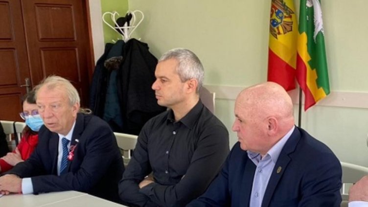 Костадинов пътува за Украйна