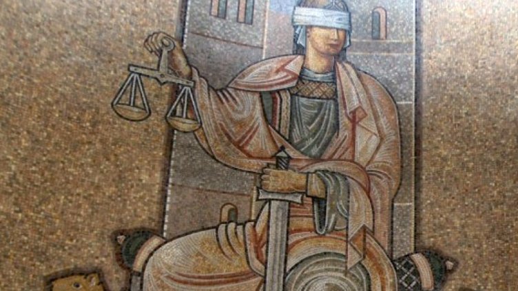 И дете може да манипулира системата за случайно разпределение на делата