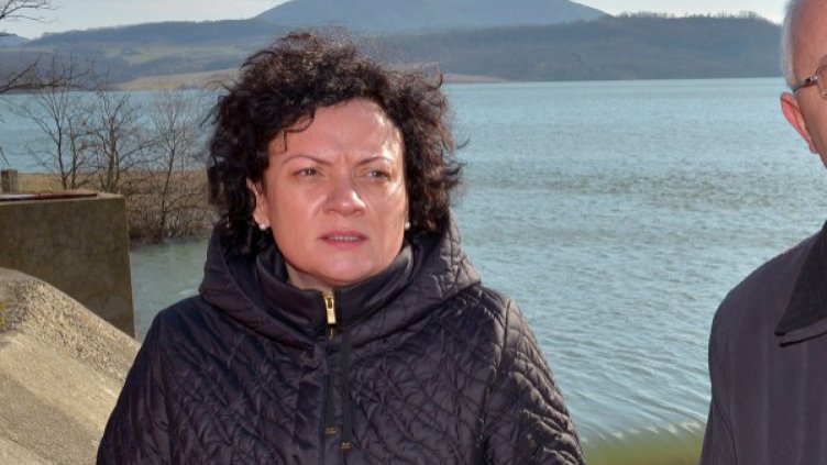 Министър Василева: Морето на централния плаж в Лозенец ще бъде чисто това лято