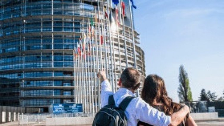 5 държави избират евродепутатите си днес