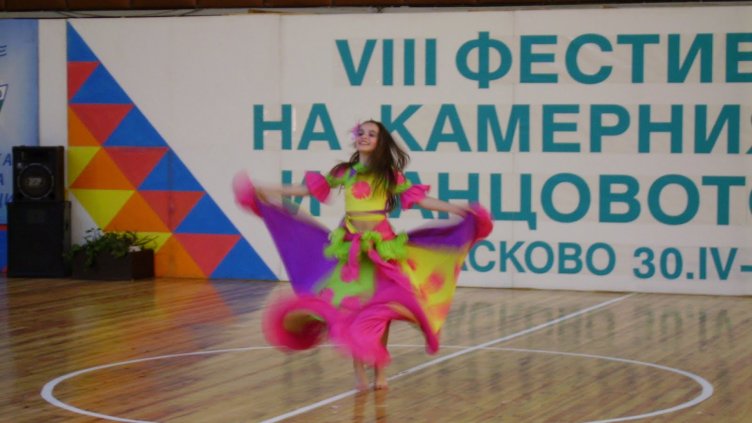 Балерините от Варна над всички на старта на камерния танц
