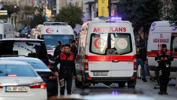 Мощна експлозия разтърси центъра на Истанбул (ВИДЕО)