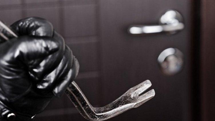 Варненски брокер обра шефа си